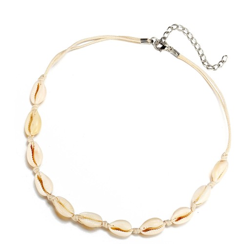 Choker naszyjnik z beżowego sznurka z muszelkami - wakacyjny w letnim stylu