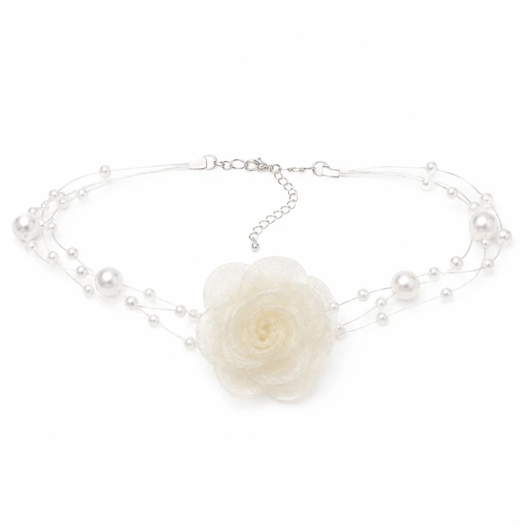 Choker naszyjnik kremowy z koralikami z kwiatem róży - elegancki, efektowny – zdjęcie 6