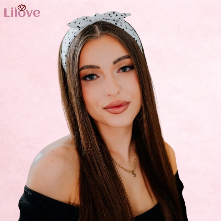 Biała opaska z kokardą w grochy pin-up – zdjęcie 5