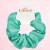 Turkusowa satynowa gumka scrunchie – zdjęcie 6